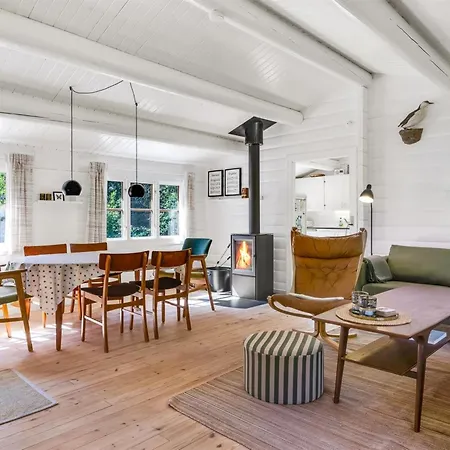 Reinhardt - 800m From The Sea By Interhome * Molby